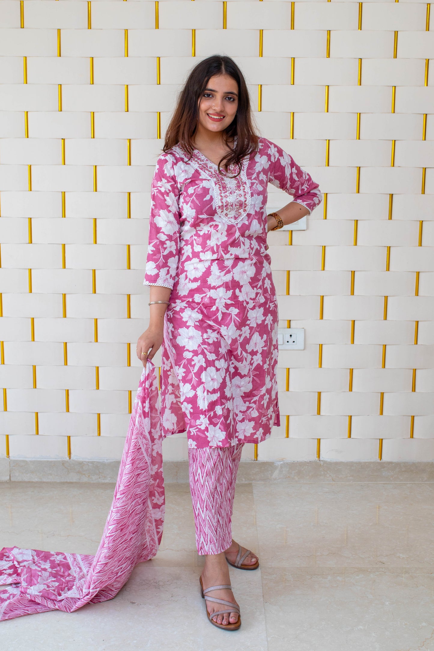 Pink Cotton Printed Kurta Pant & Dupatta Sets